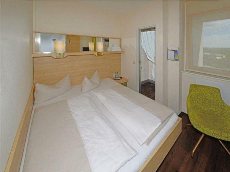 Commundo Tagungshotel Neuss Eksteriør bilde